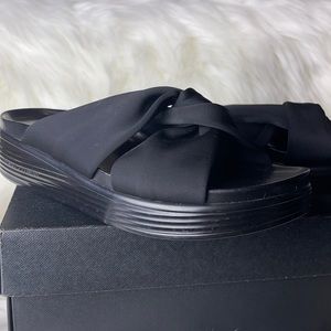 Donald J Pliner Folley Slides